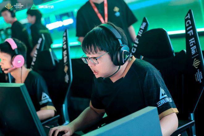 并且具有立 并且具有立